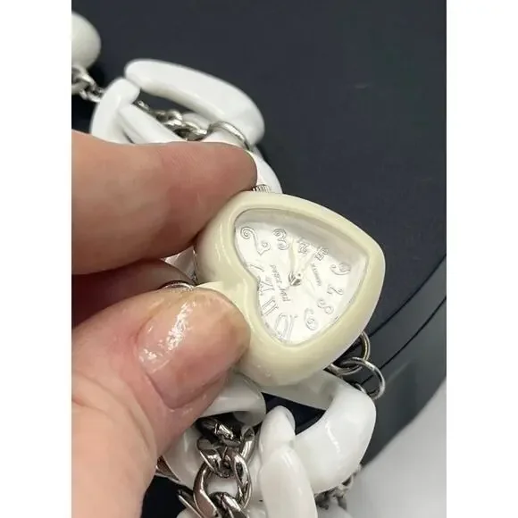 Betsey Johnson Vintage Puffy 3D
White Acrylic Heart Chain
Bracelet Watch BJ7016 - Picture 10 of 16